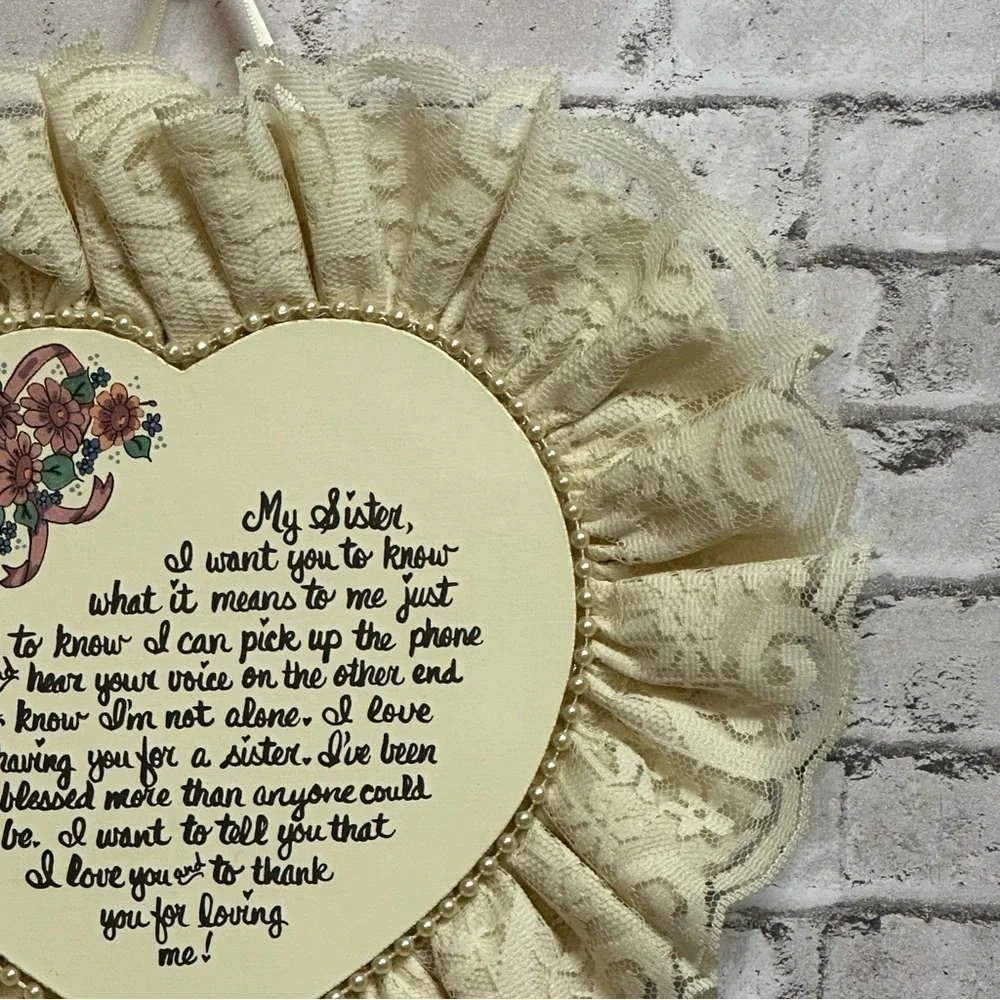 Heart Shape SISTER Note Ruffle Cursive Heart Decor 10 in X 10 in Vintage
